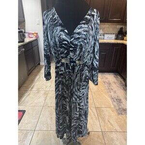Monochrome Avenue Women’s Plus Size Dress Size 18/20 Long Sleeve V-Neck